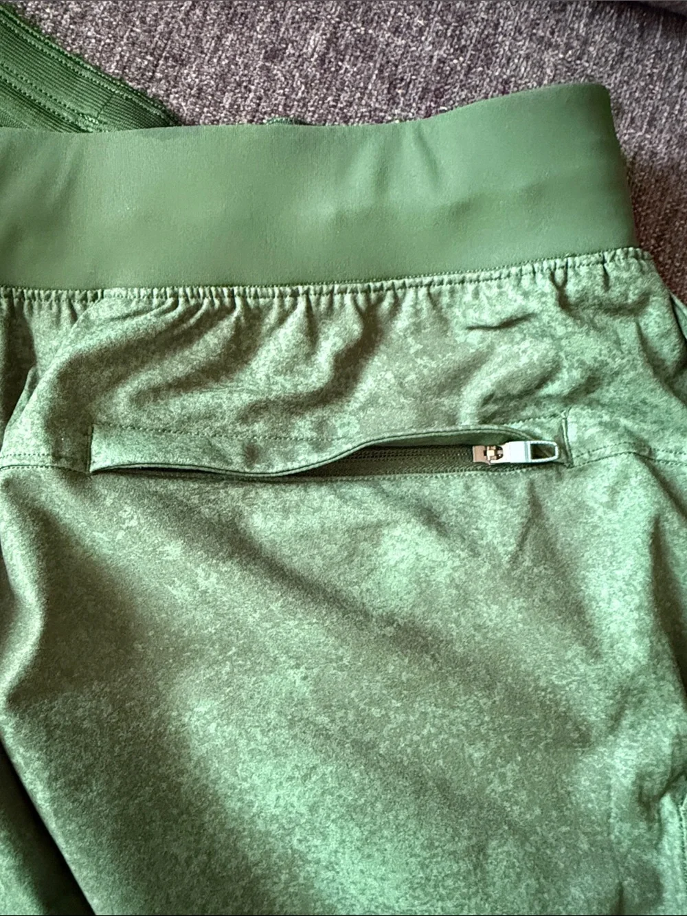lululemon Men's Zeroed In Short - linerless 9” inseam (heathered green)